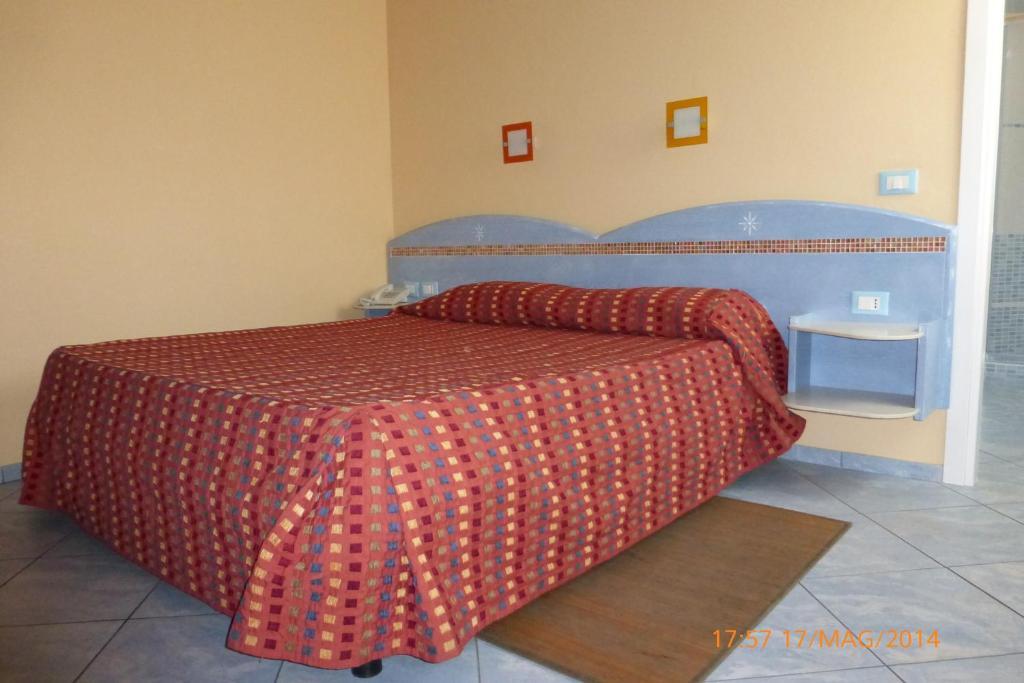 Hotel Chentu Lunas Кальярі Екстер'єр фото